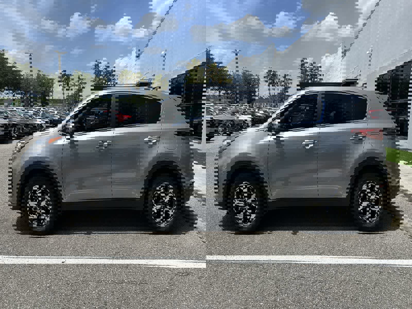 Used 2022 Kia Sportage LX image 5