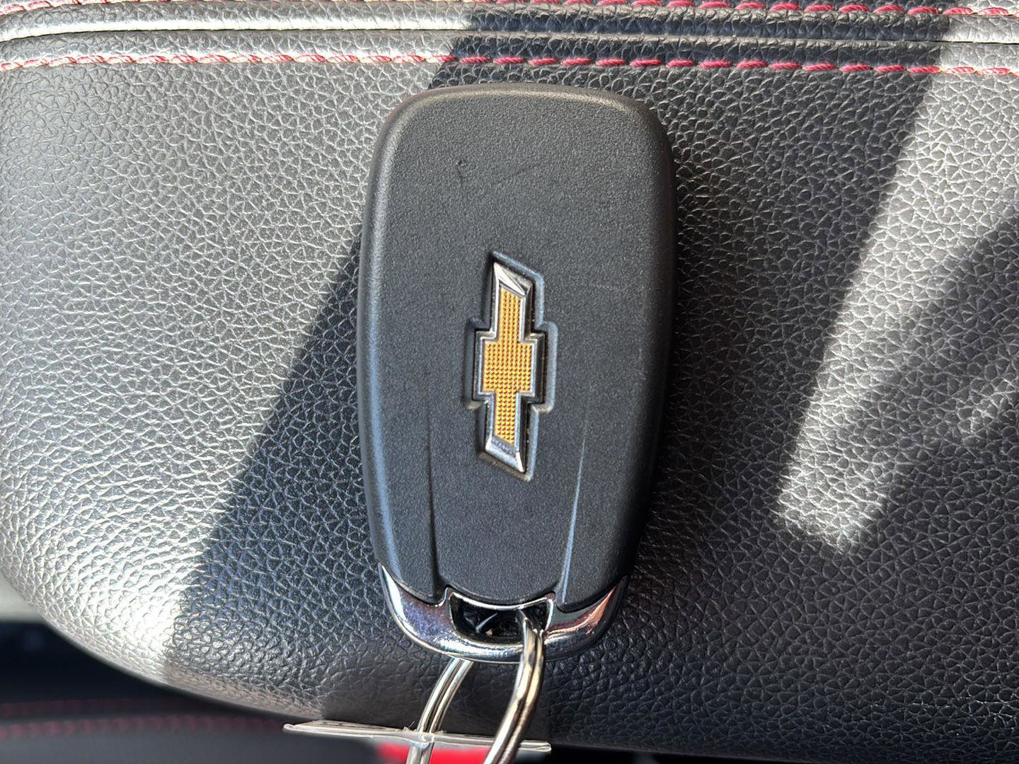 Used 2022 Chevrolet Equinox RS w/ LPO, Floor Liner Package FWD image 34