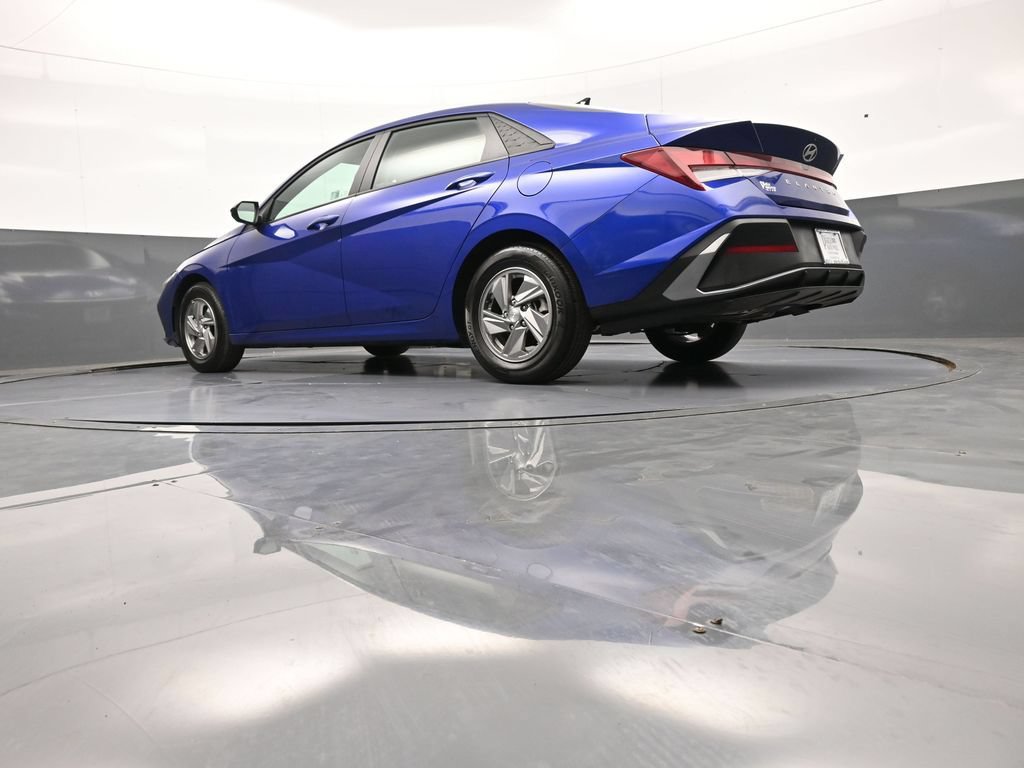 Certified 2025 Hyundai Elantra SE FWD image 31