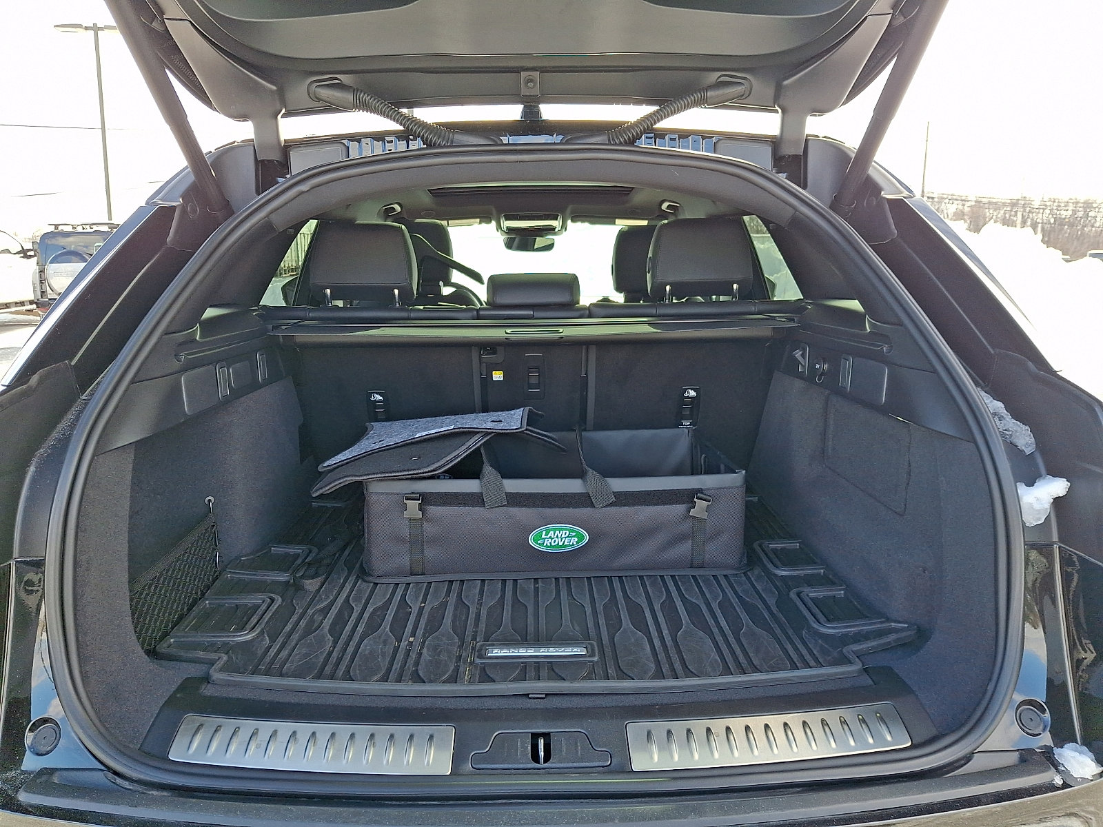 Used 2026 Land Rover Range Rover Velar Dynamic SE image 28