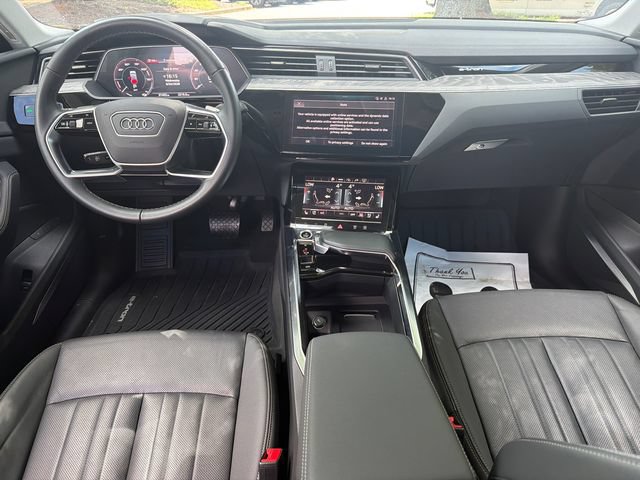 Used 2022 Audi e-tron Premium Plus AWD/4WD image 23