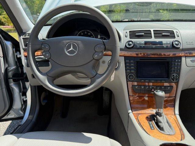 Used 2007 Mercedes-Benz E 350 Sedan image 36