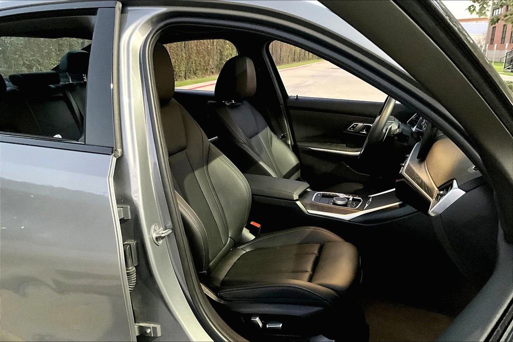 Used 2023 BMW 330i xDrive Sedan w/ Driving Assistance Package image 8