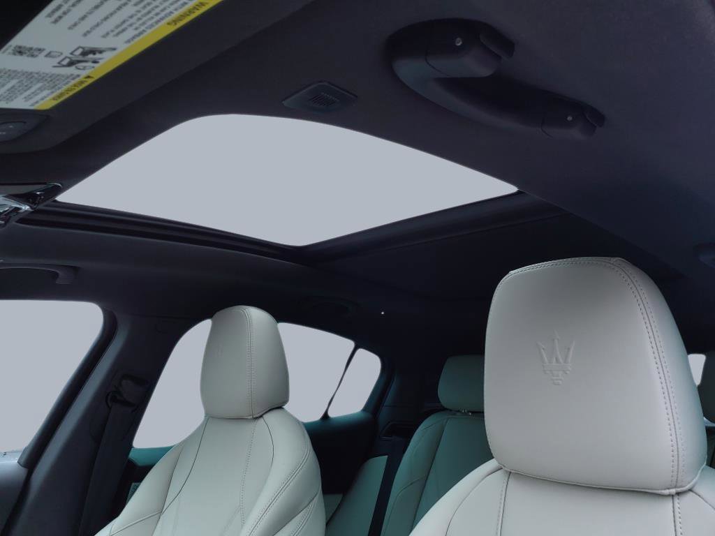 New 2024 Maserati Grecale GT image 4