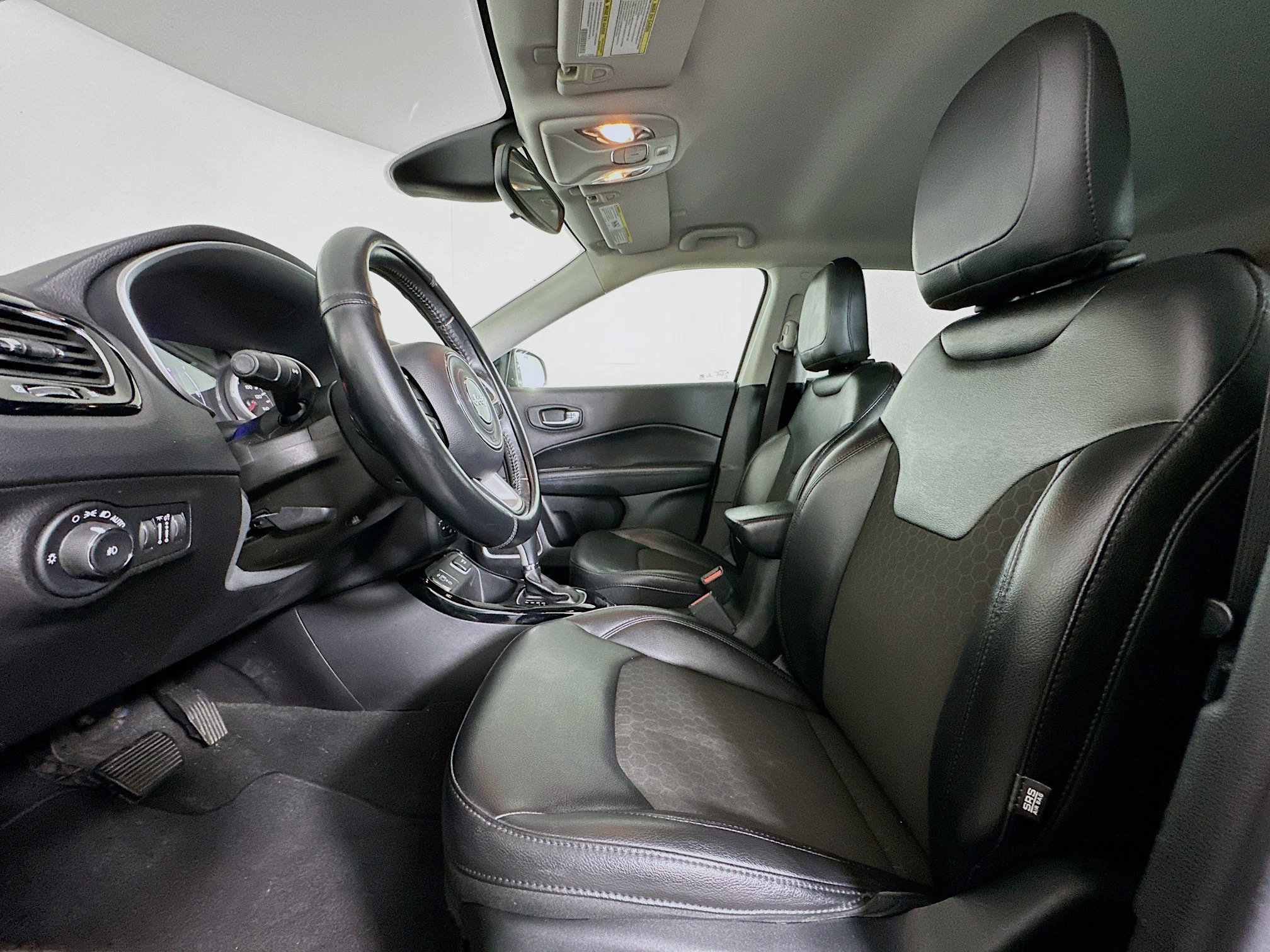 Used 2020 Jeep Compass Latitude FWD image 13