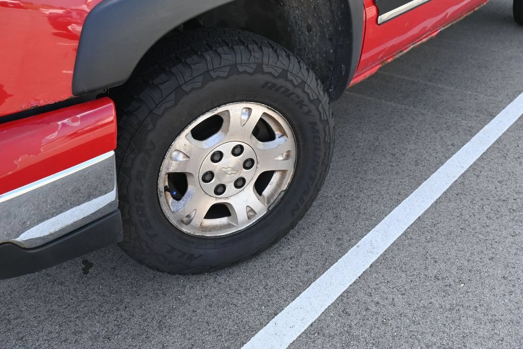 Used 2006 Chevrolet Silverado 1500 LT w/ Light Duty Power Package AWD/4WD image 11