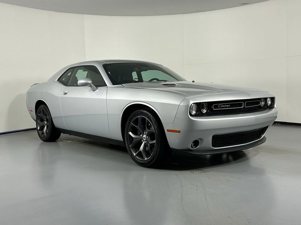 Used 2019 Dodge Challenger SXT w/ Plus Package RWD image 1