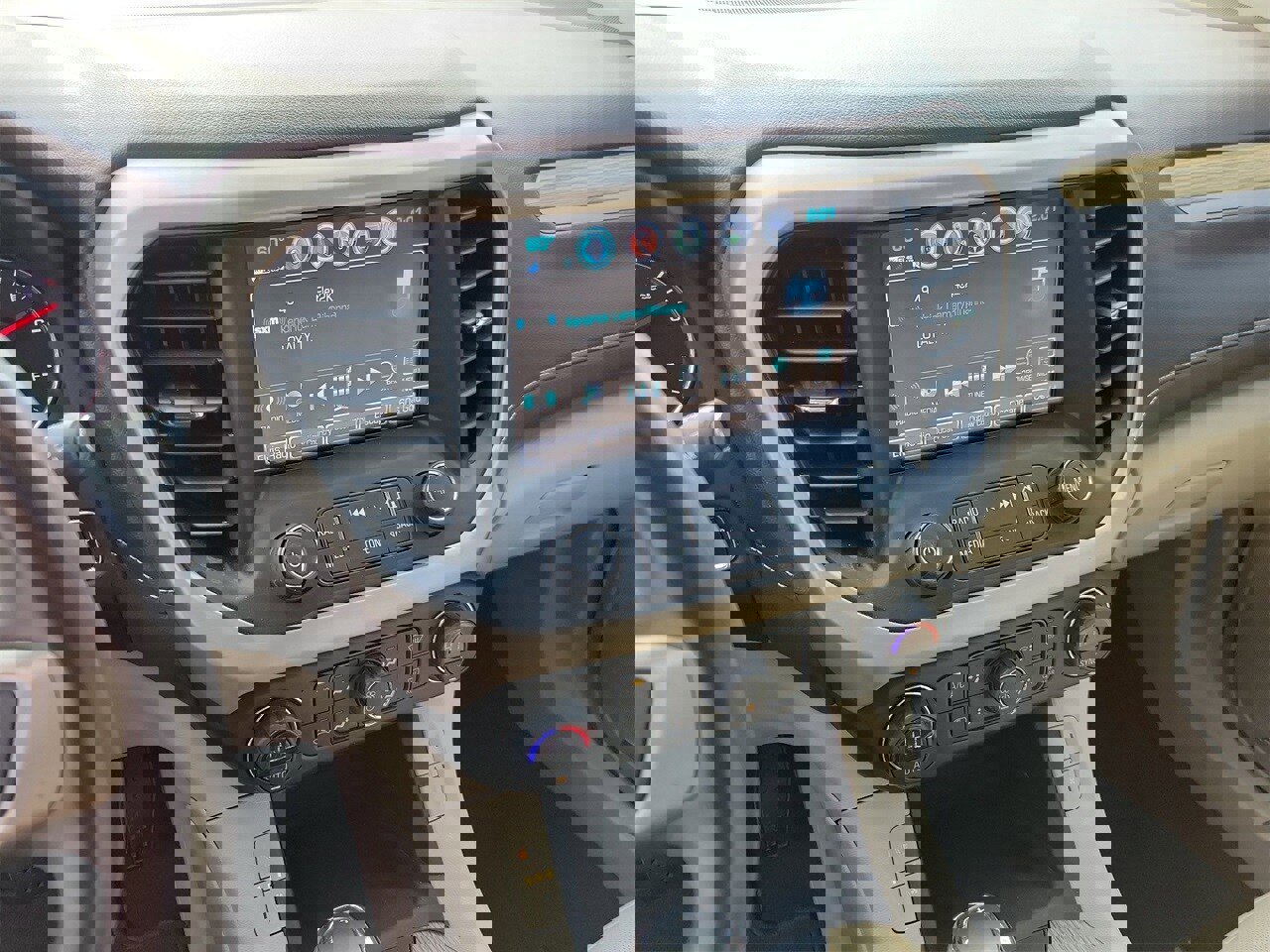 Used 2019 GMC Acadia Denali image 23