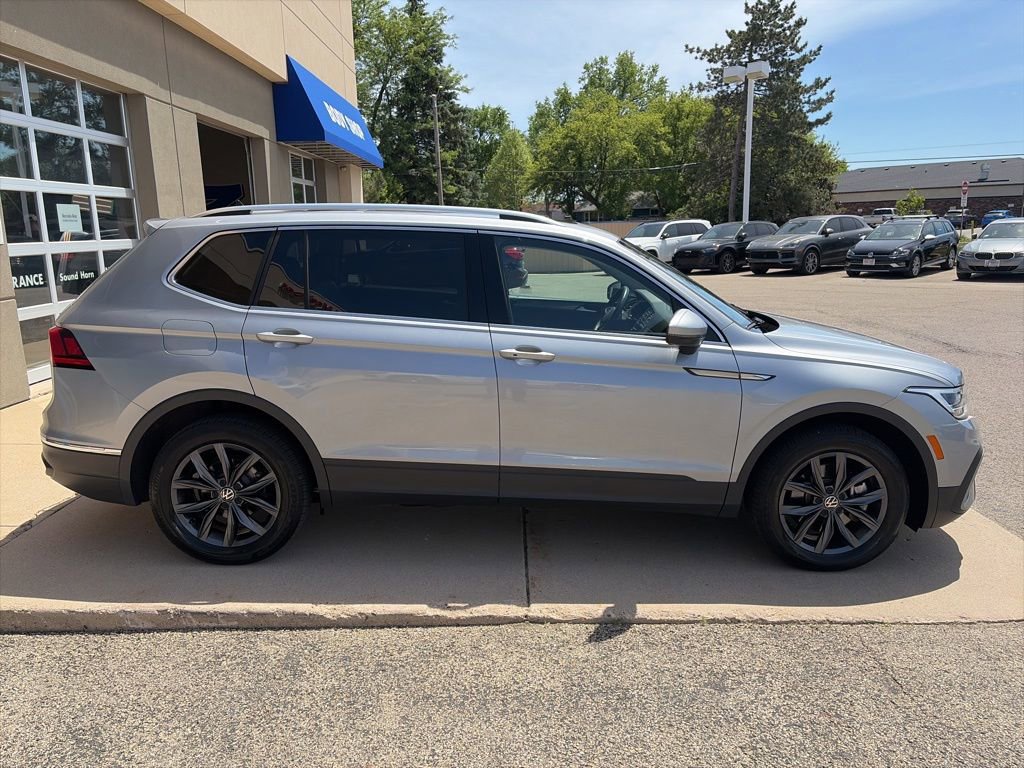 Certified 2023 Volkswagen Tiguan SE w/ Panoramic Sunroof Package AWD/4WD image 10
