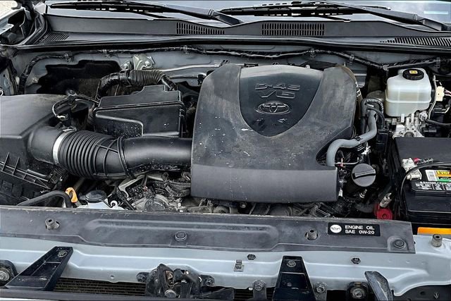 Used 2019 Toyota Tacoma TRD Off-Road AWD/4WD image 32