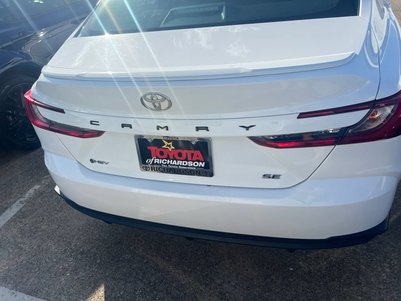 Used 2025 Toyota Camry SE FWD image 5