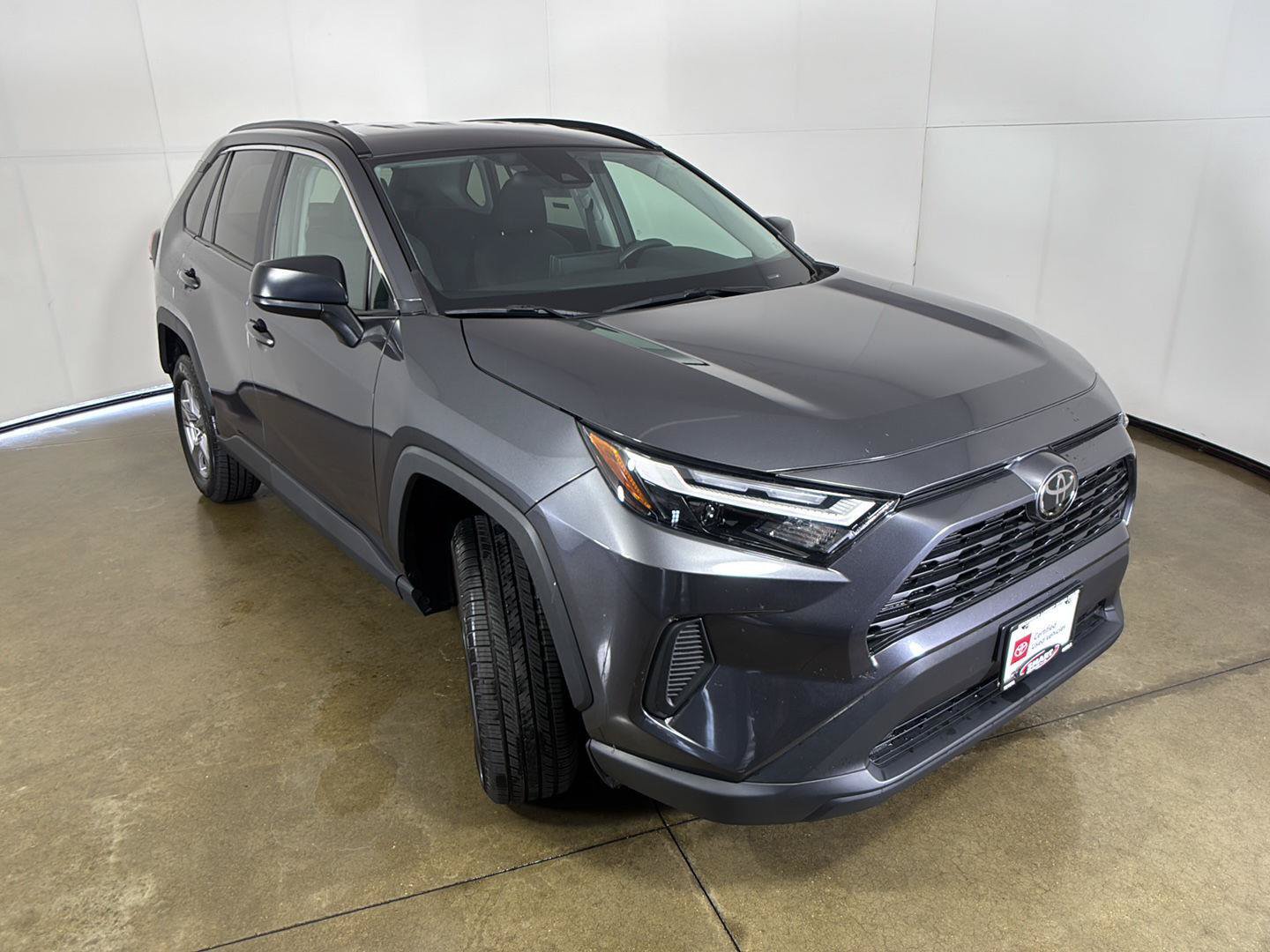 Used 2025 Toyota RAV4 LE AWD/4WD image 16