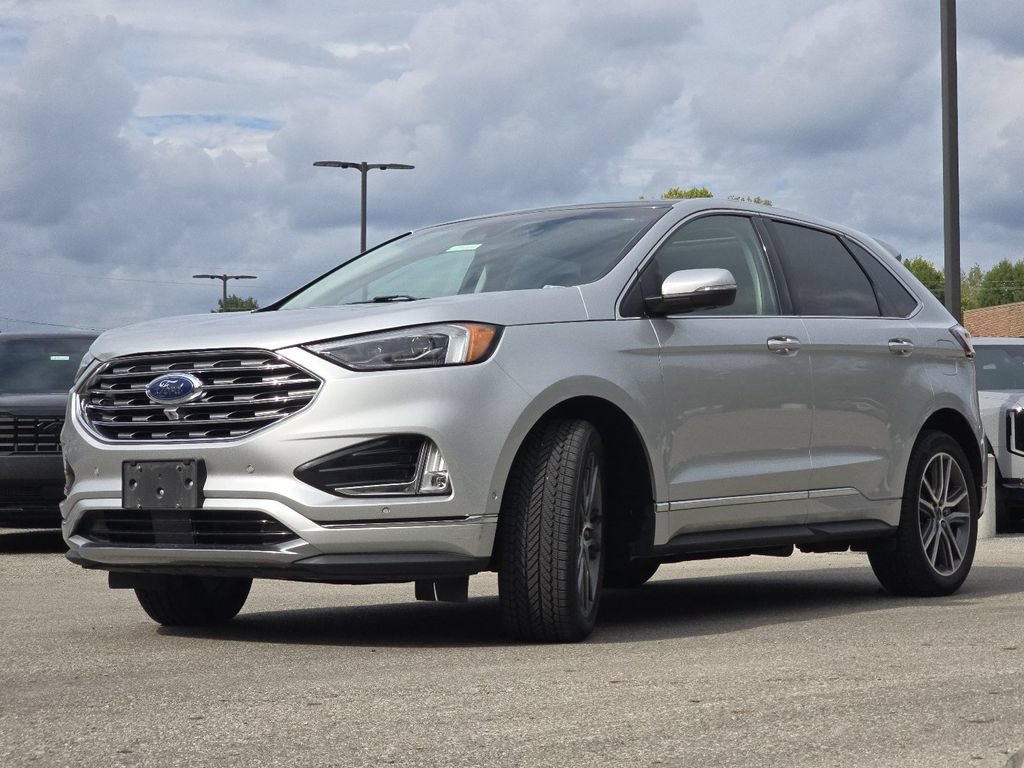 Used 2019 Ford Edge Titanium w/ Equipment Group 301A FWD image 13
