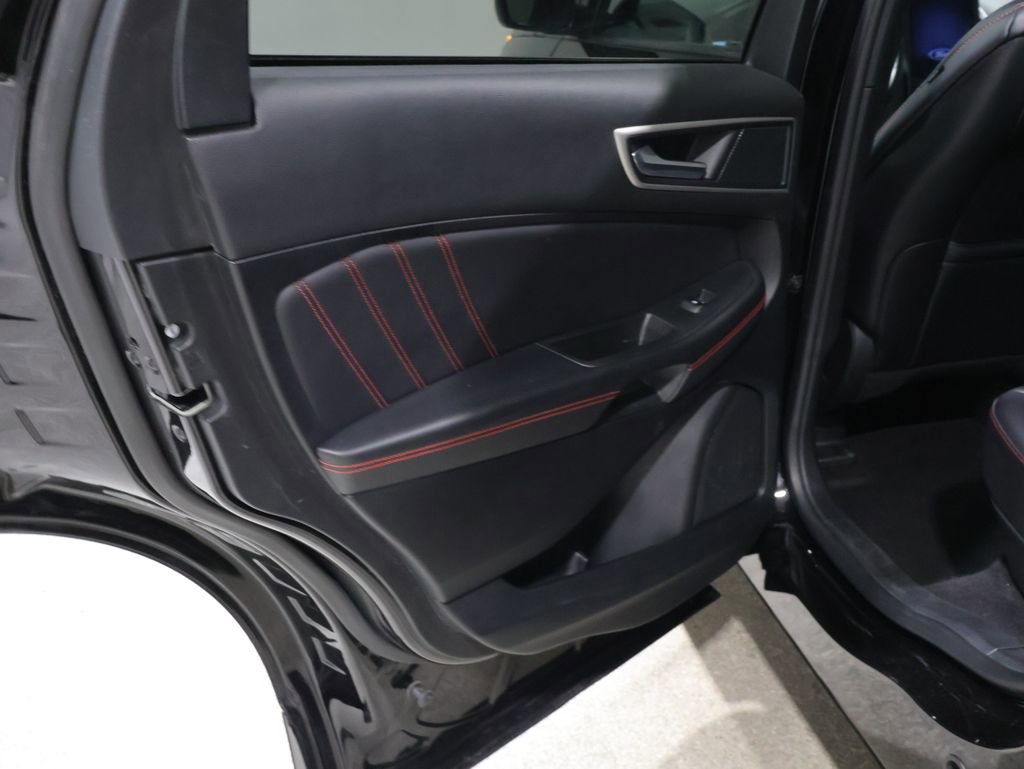 Used 2024 Ford Edge ST-Line AWD/4WD image 19