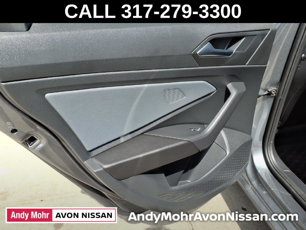 Used 2025 Volkswagen Jetta SE FWD image 34