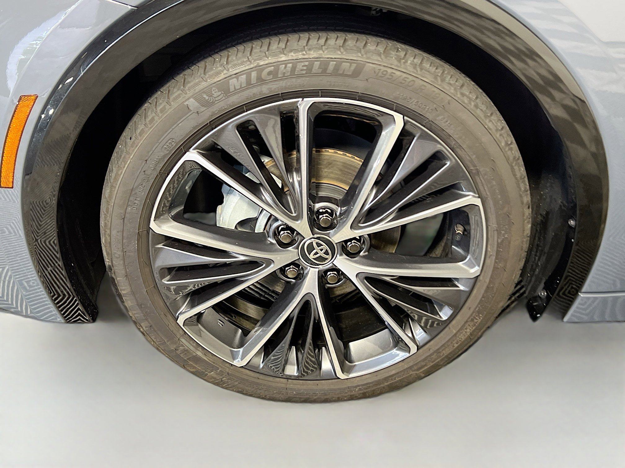 Used 2025 Toyota Prius XLE FWD image 14