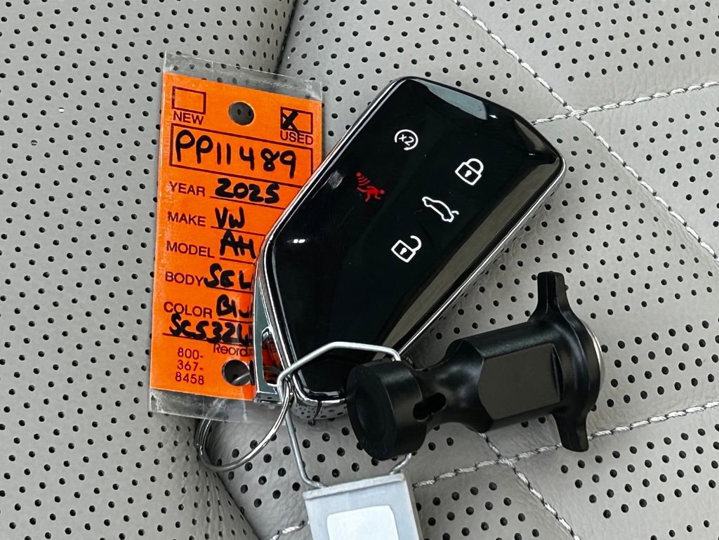 Certified 2025 Volkswagen Atlas SEL Premium R-Line image 58