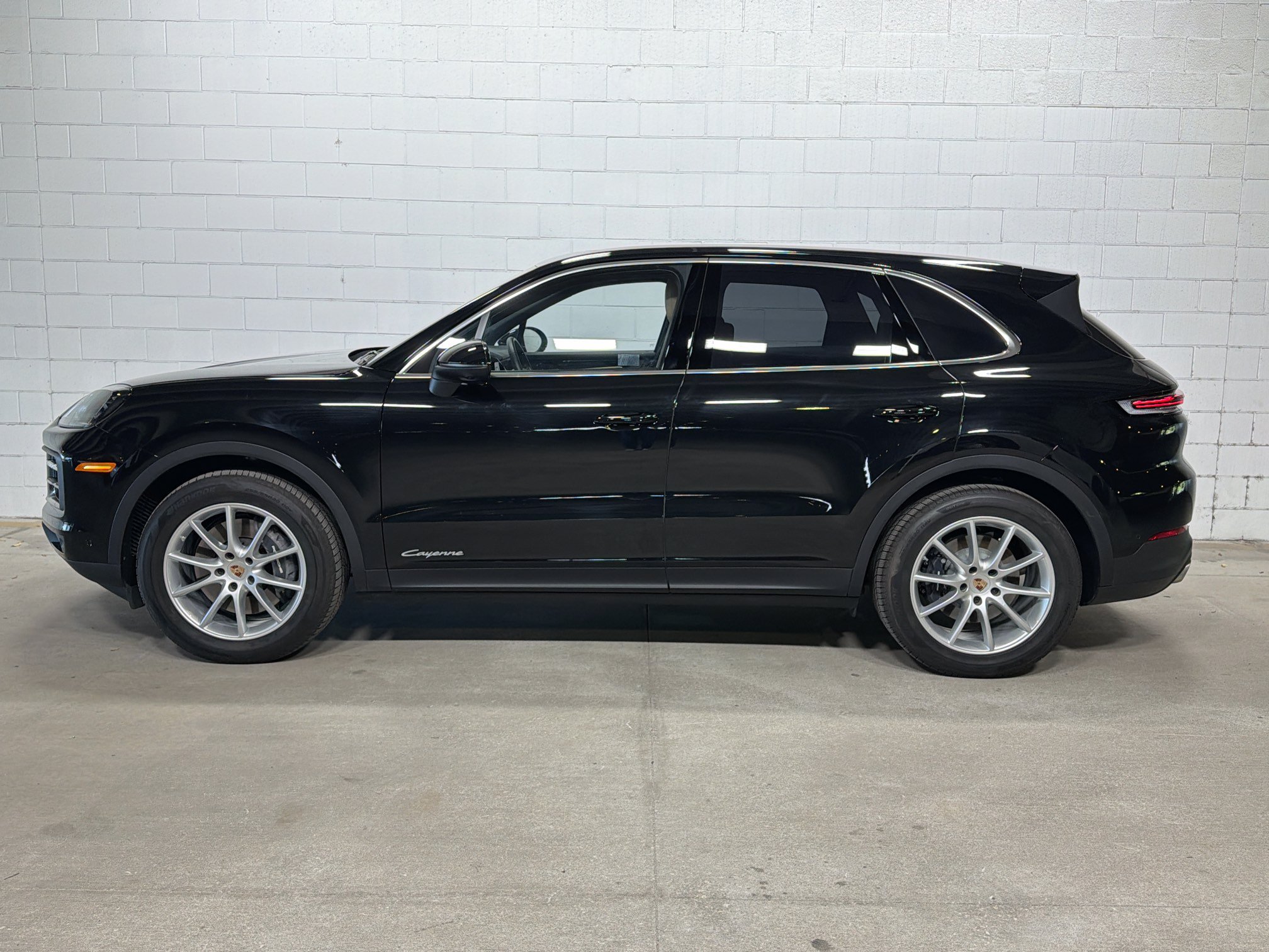 Certified 2026 Porsche Cayenne AWD/4WD image 2