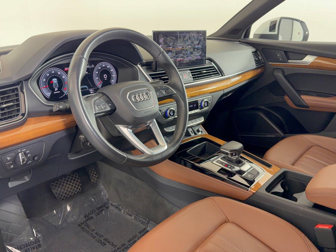 Used 2023 Audi Q5 2.0T Premium Plus w/ Premium Plus Package AWD/4WD image 4