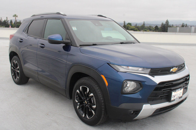 Used 2022 Chevrolet TrailBlazer LT w/ Convenience Package FWD image 2
