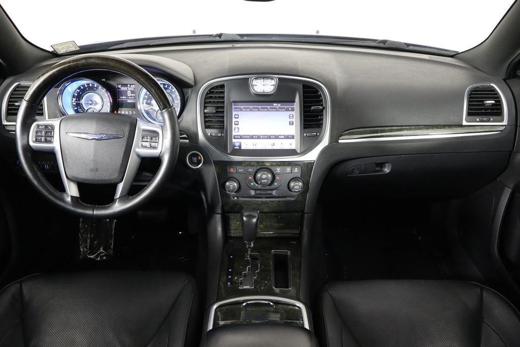 Used 2011 Chrysler 300 C RWD image 13