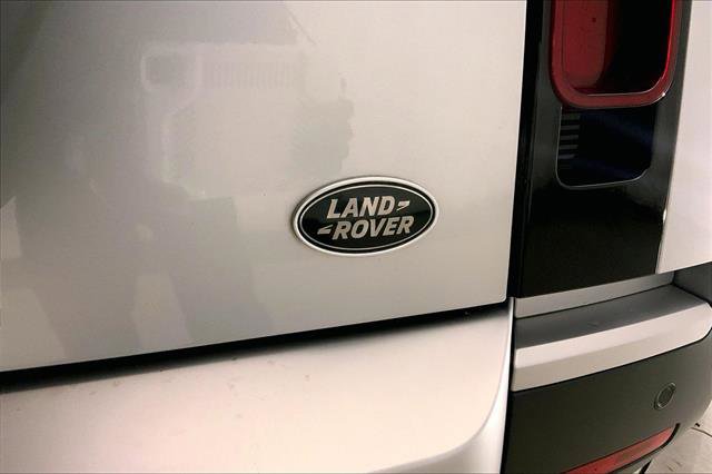 Used 2020 Land Rover Defender 110 SE image 30