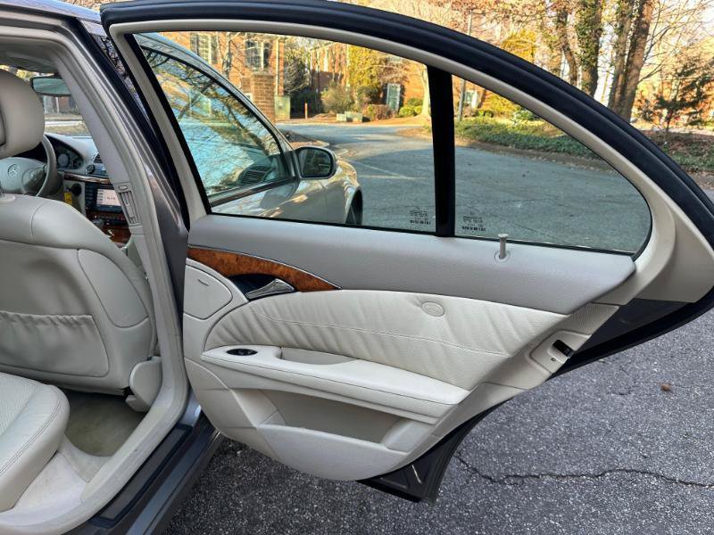 Used 2006 Mercedes-Benz E 500 Sedan image 34