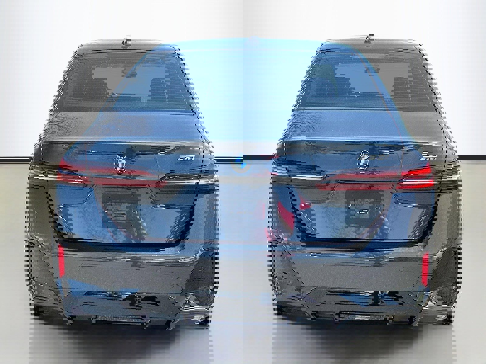 Used 2024 BMW 530i w/ M Sport Package image 6