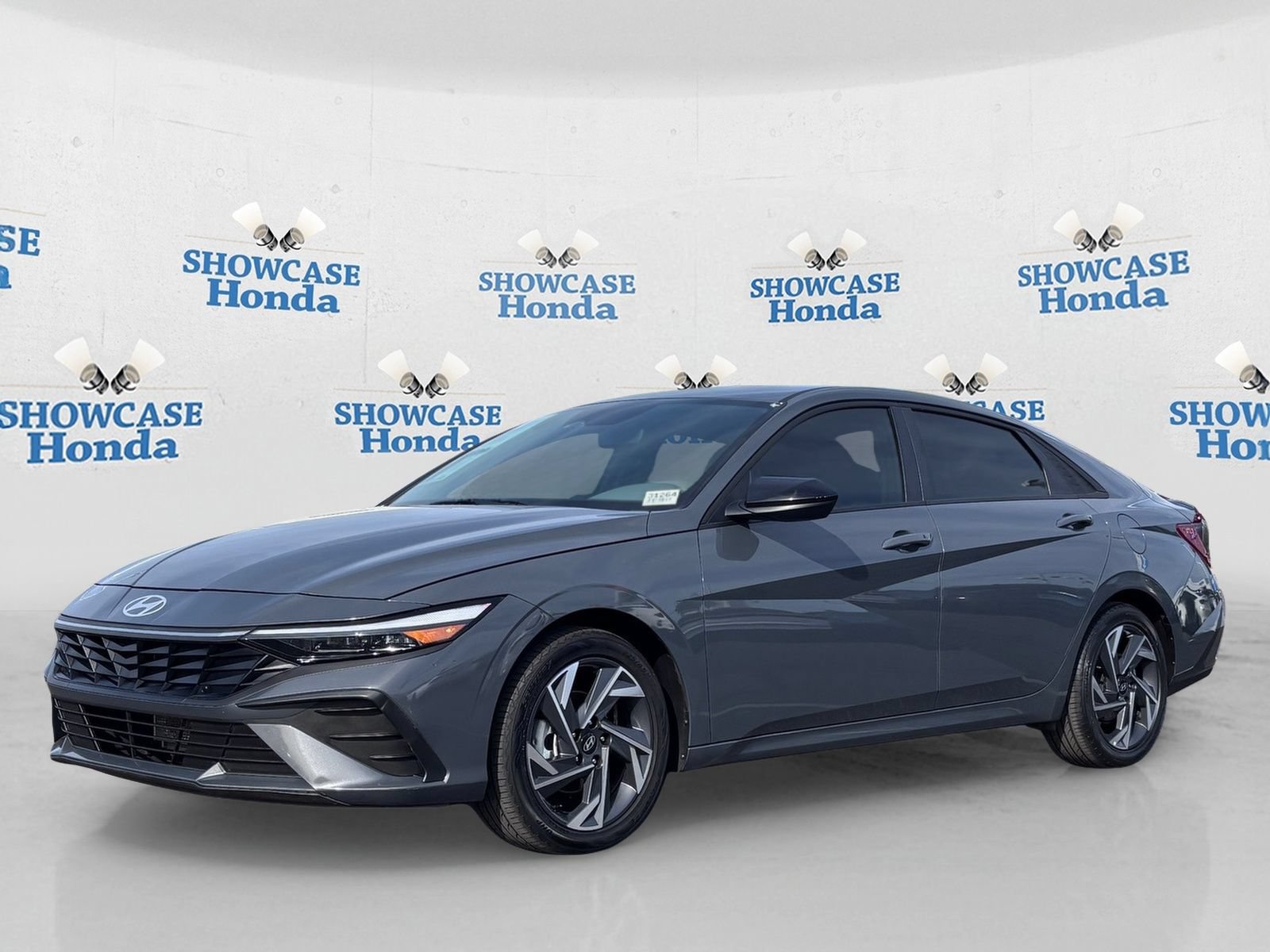Used 2025 Hyundai Elantra Sport FWD image 2