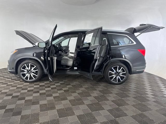Used 2019 Honda Pilot Touring image 12