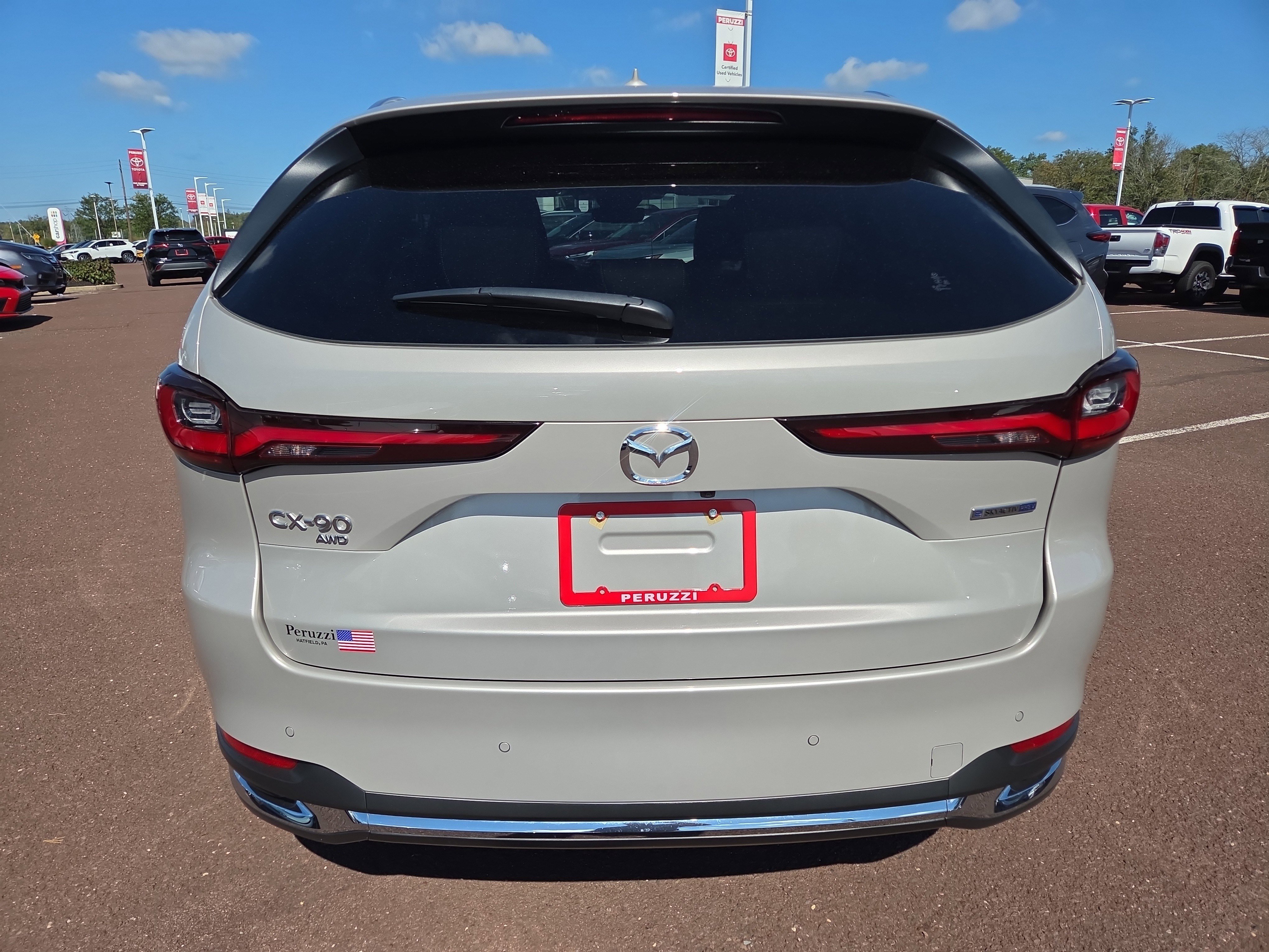 Used 2024 MAZDA CX-90 Plug-In Hybrid w/ Premium Pkg image 4