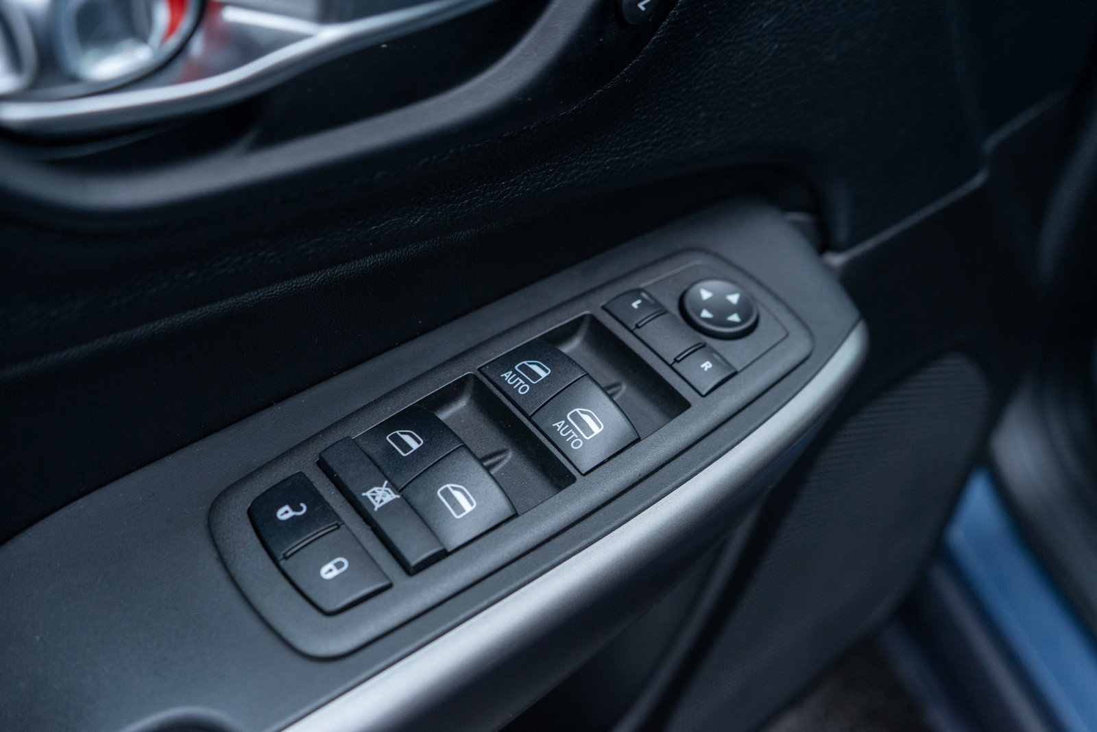 Used 2021 Jeep Cherokee Limited image 16