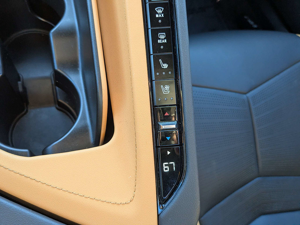 Used 2024 Chevrolet Corvette Stingray Preferred Conv w/ Z51 Performance Package RWD image 23