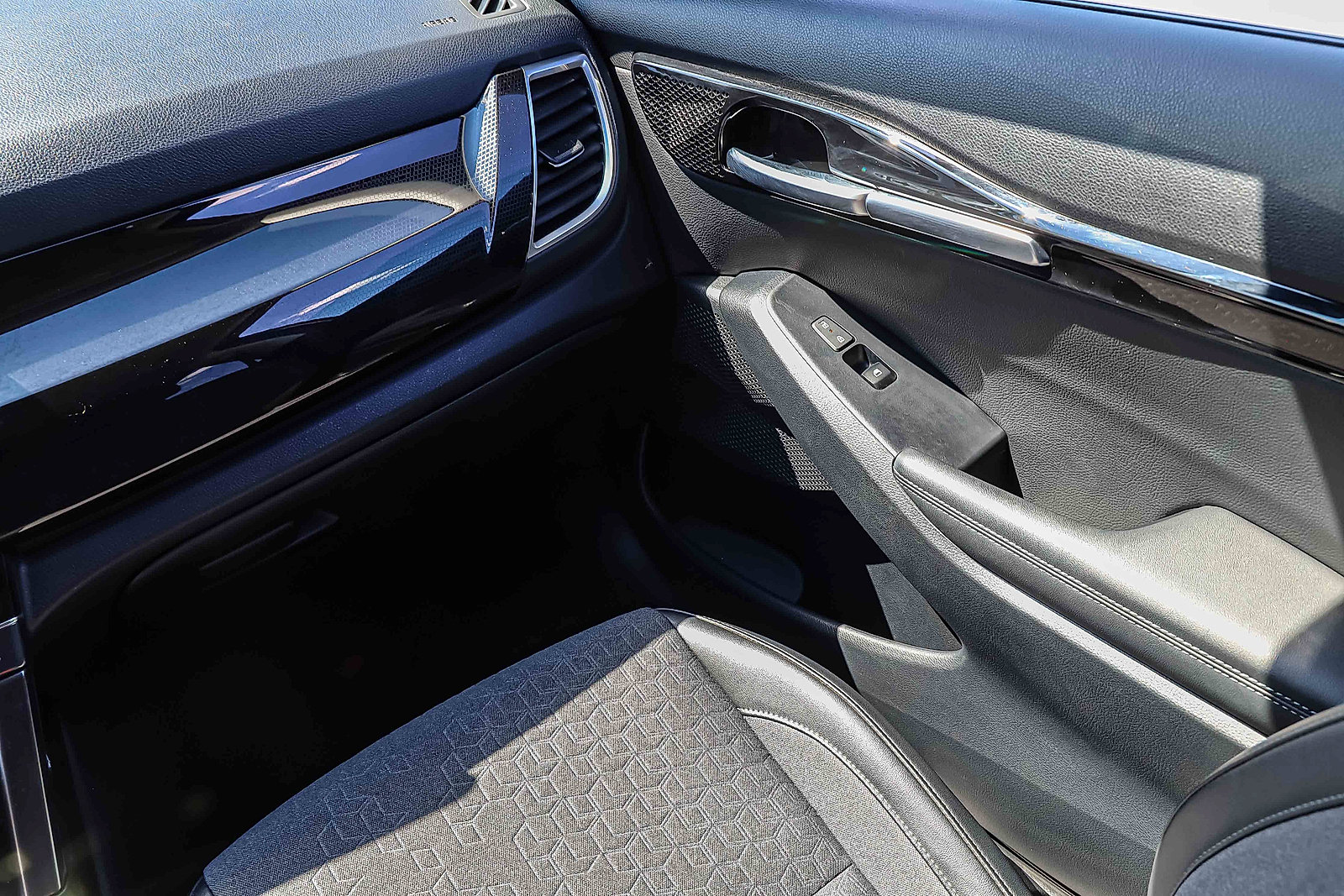 Certified 2024 Kia Seltos X-Line AWD/4WD image 19