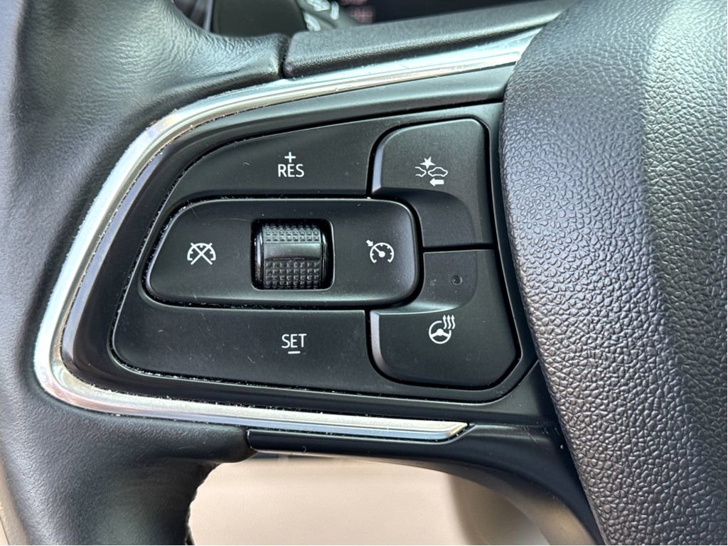 Used 2022 Buick Envision Essence w/ Technology Package I image 15