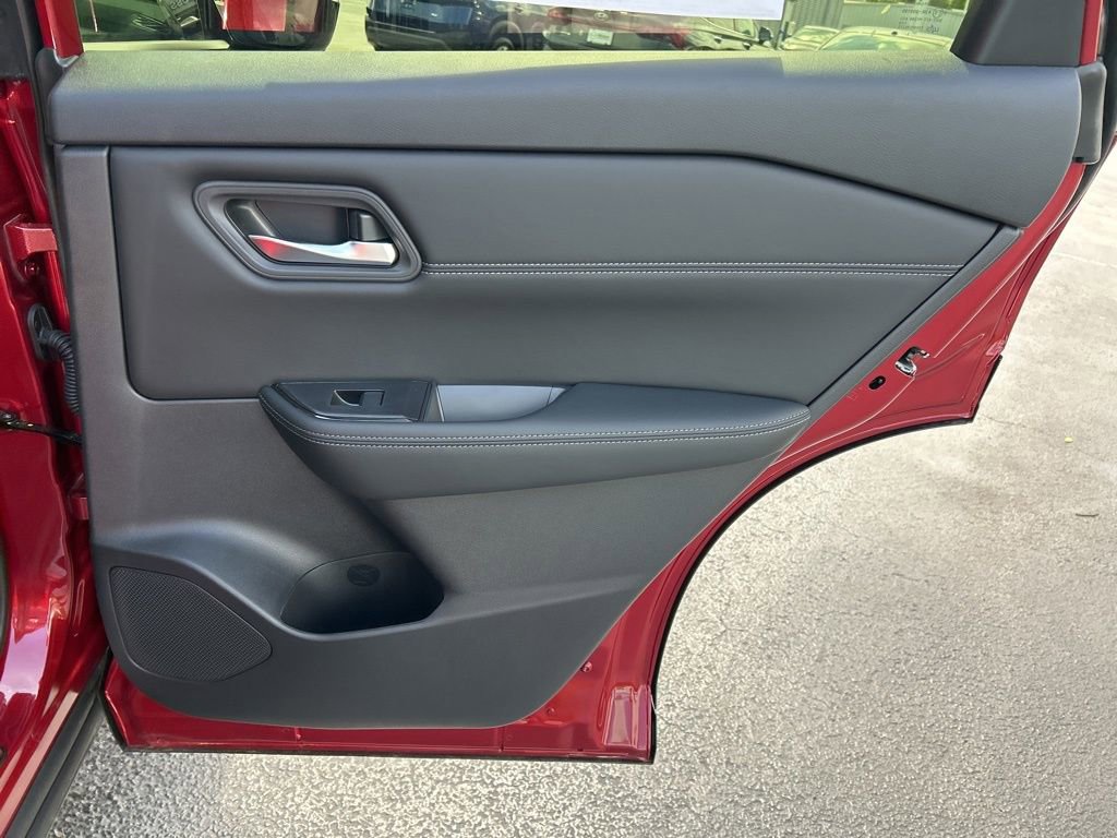 Used 2026 Nissan Rogue SV FWD image 46