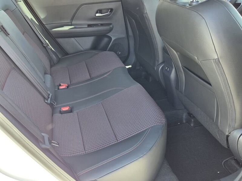 Used 2026 Nissan Kicks SR image 12