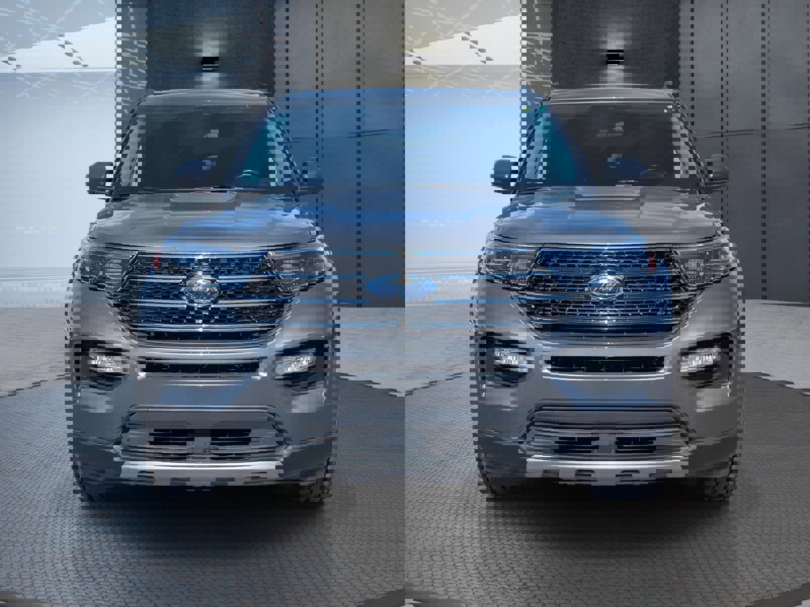 Used 2021 Ford Explorer XLT w/ Equipment Group 202A image 9