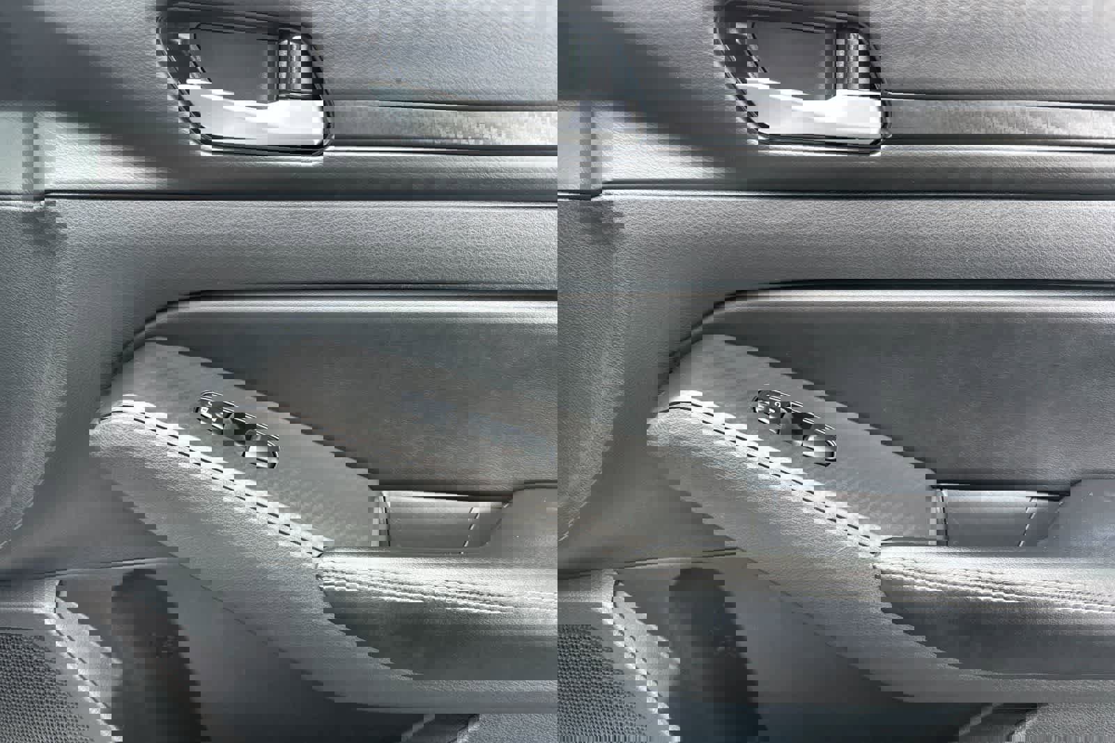 Used 2024 Nissan Altima 2.5 SV FWD image 17