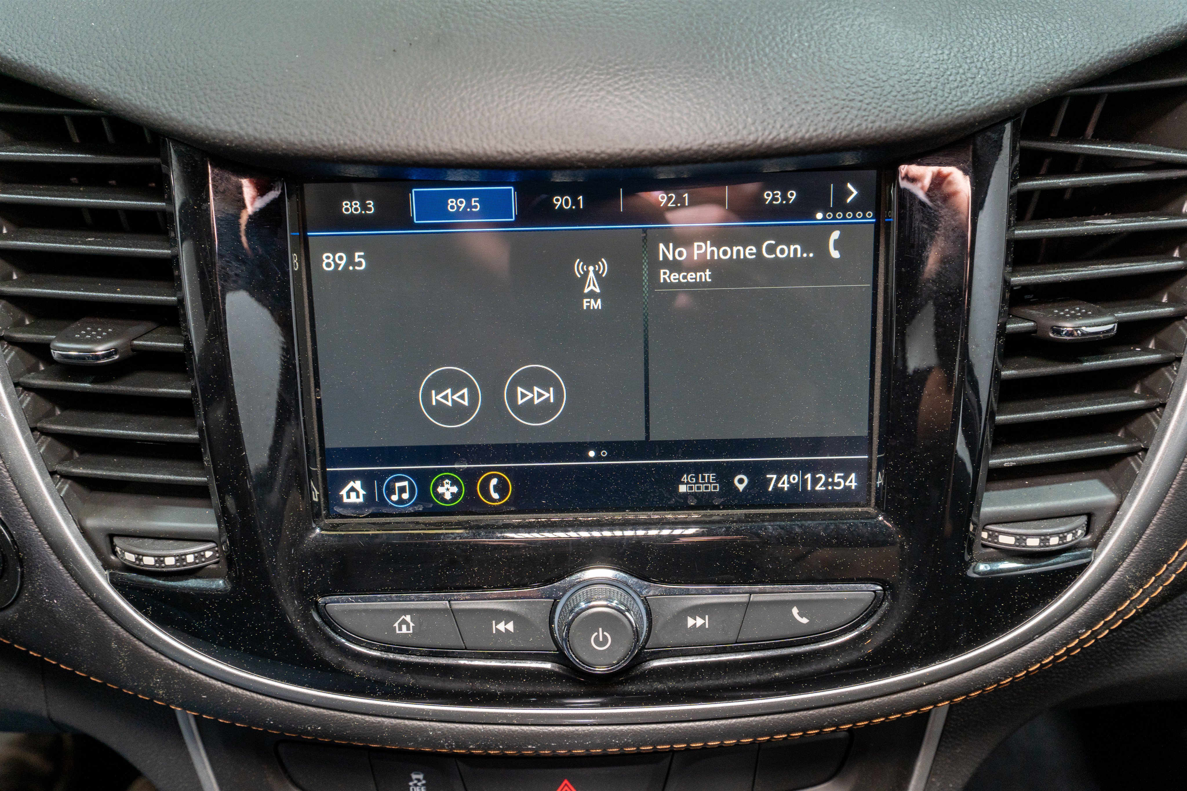 Used 2019 Chevrolet Trax LT w/ LT Convenience Package image 15