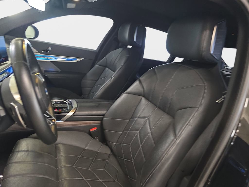 Certified 2023 BMW 760i xDrive image 17
