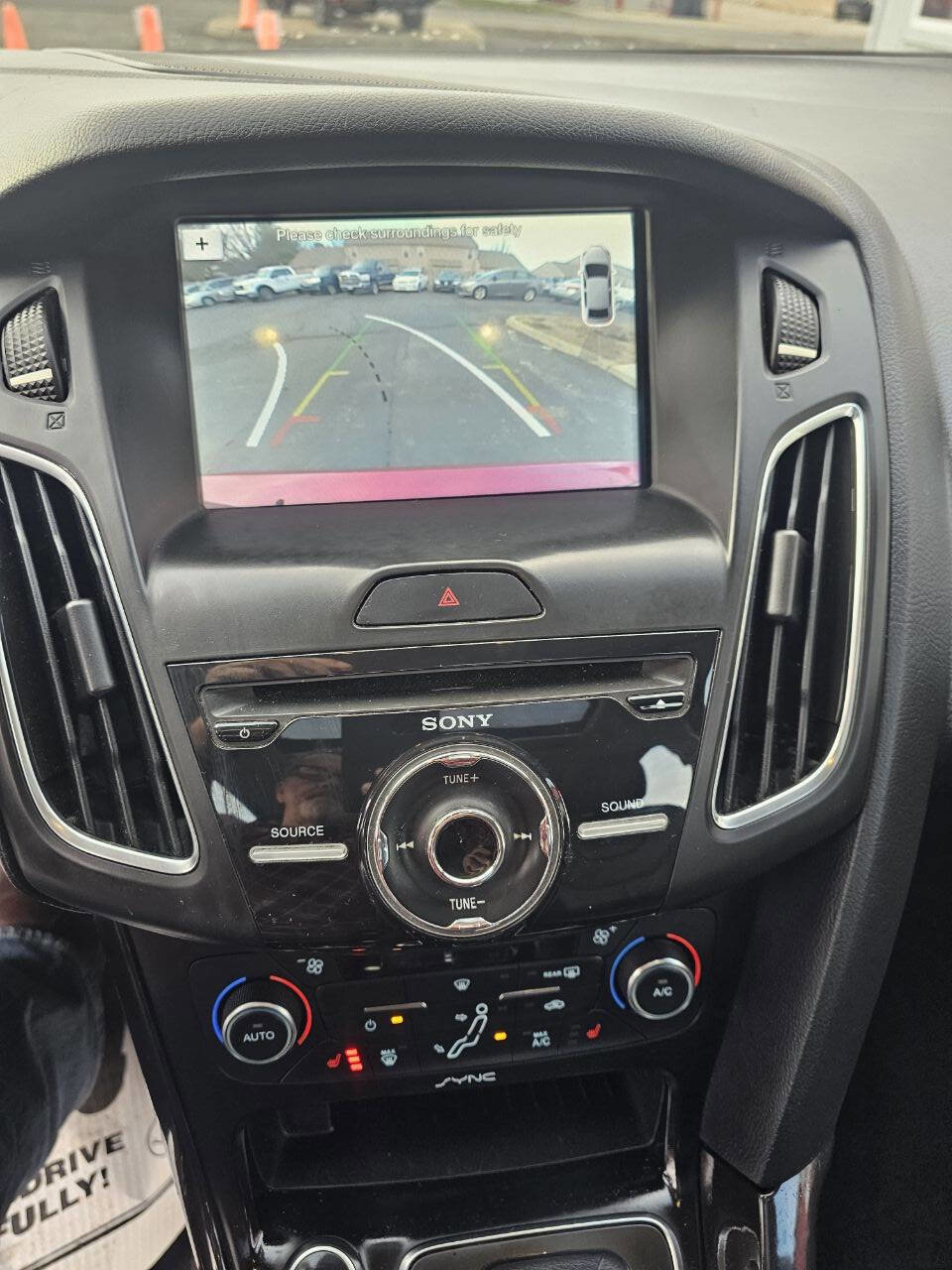 Used 2017 Ford Focus Titanium image 16