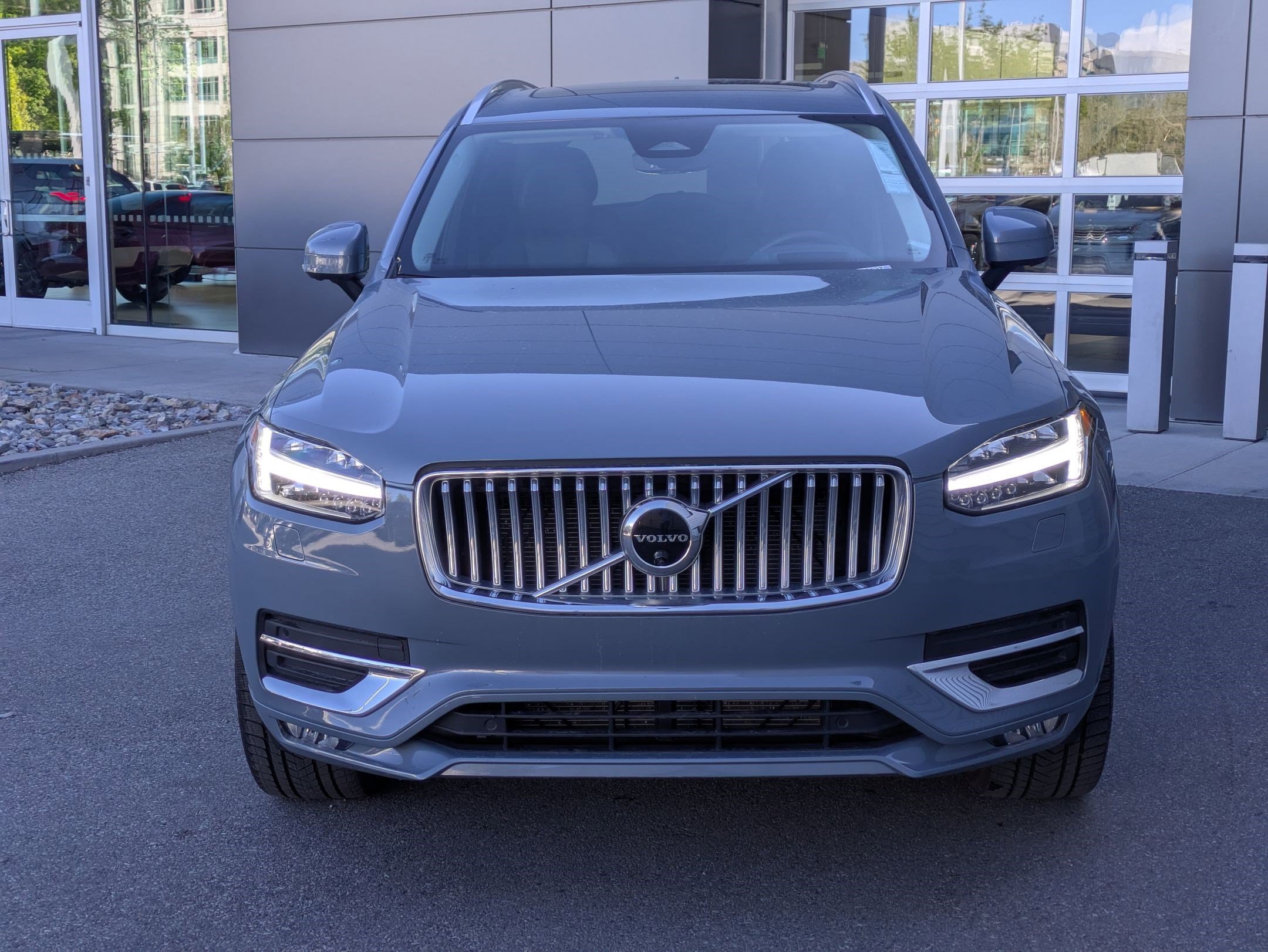 Used 2023 Volvo XC90 B6 Ultimate w/ Protection Package Premier AWD/4WD image 2