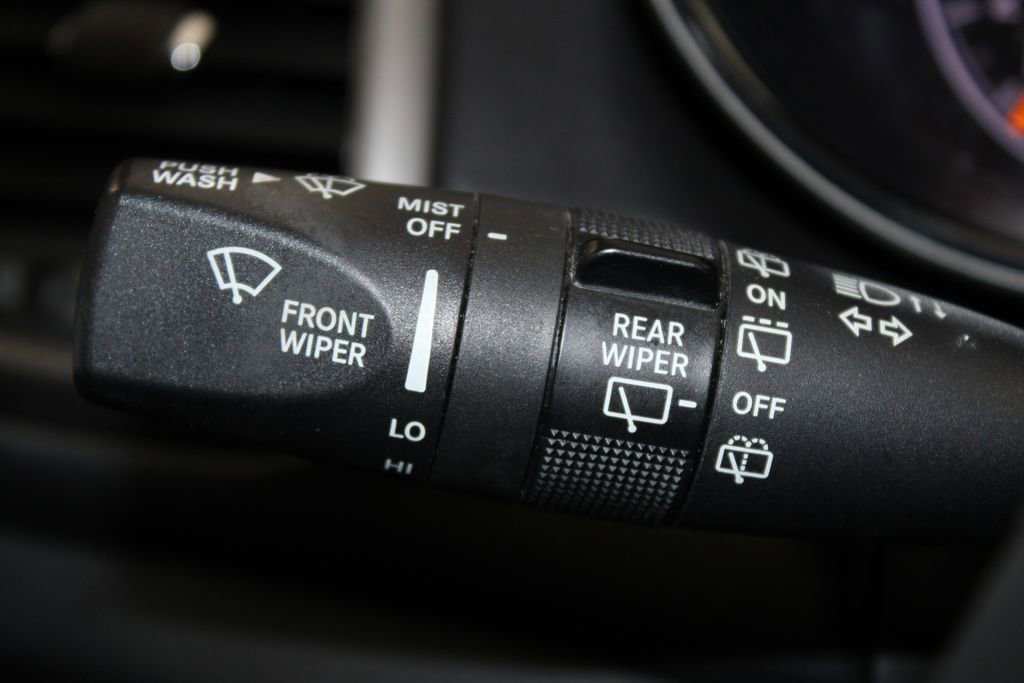 Used 2020 Jeep Grand Cherokee Altitude image 36