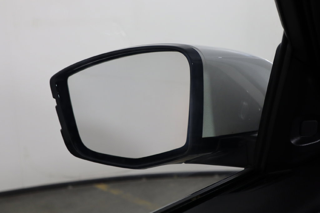 Used 2023 Acura MDX w/ Technology Package FWD image 40