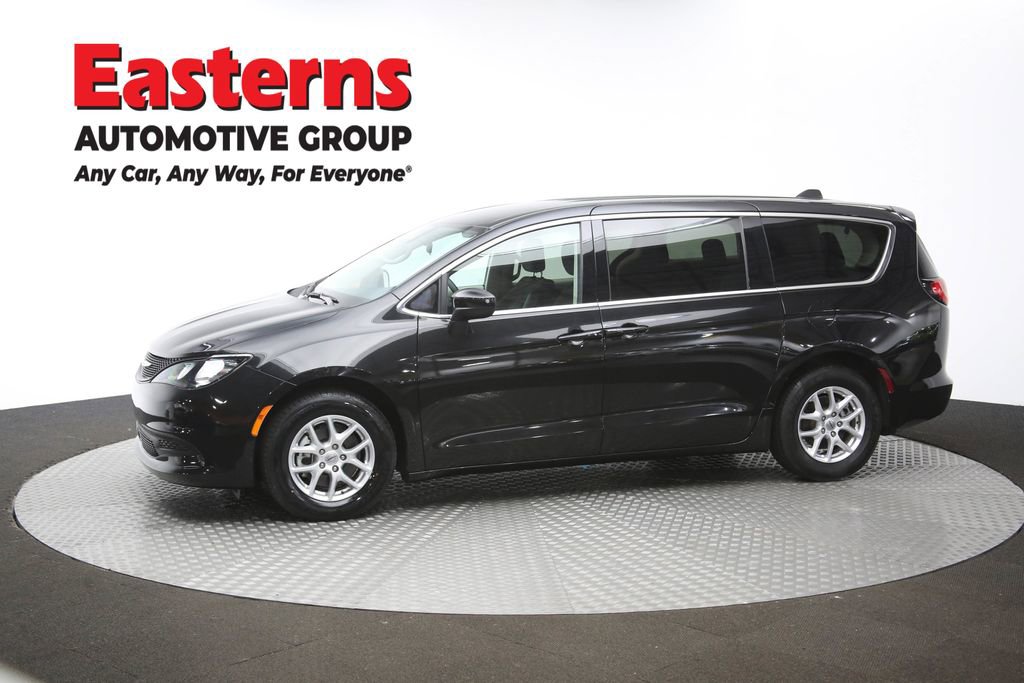 Used 2022 Chrysler Voyager LX image 60