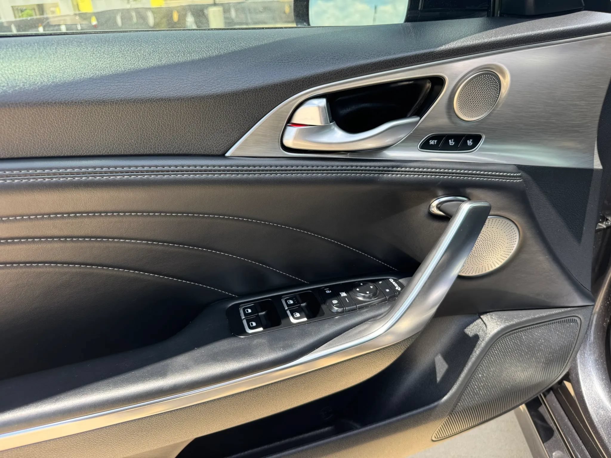 Used 2023 Kia Stinger GT2 RWD image 28
