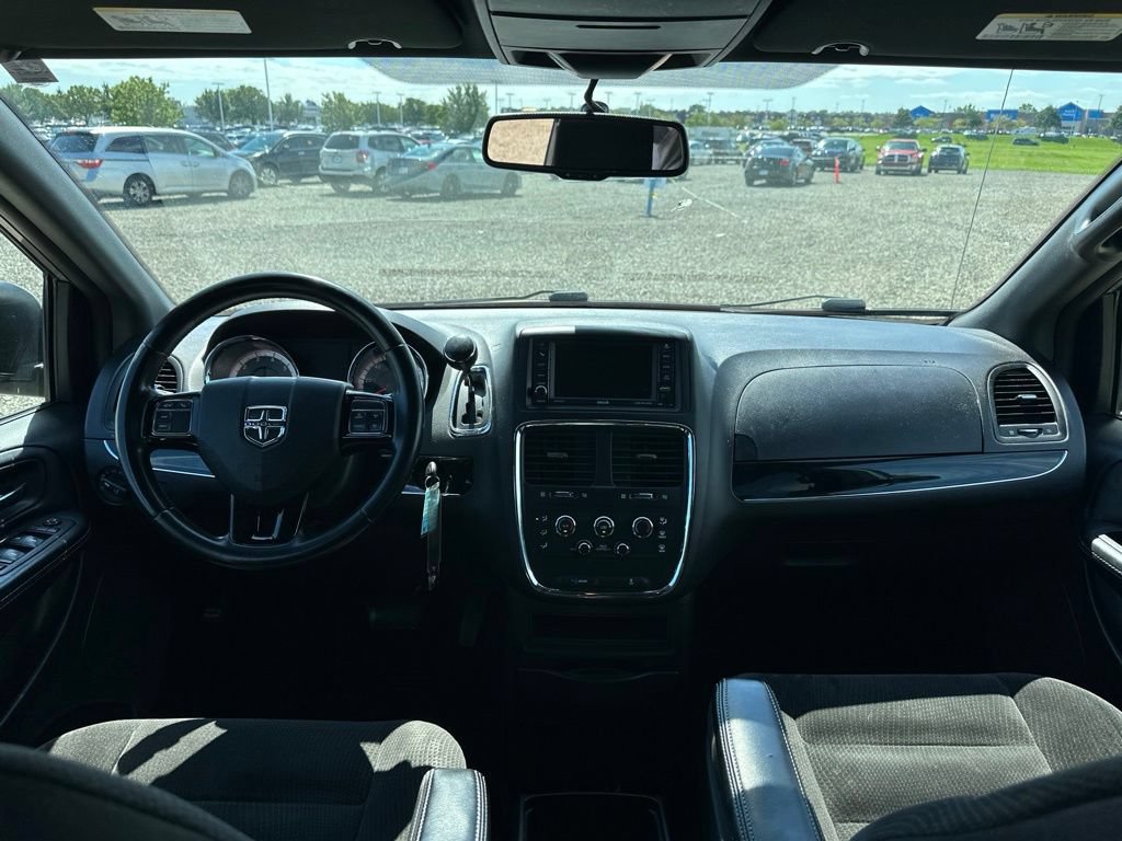 Used 2018 Dodge Grand Caravan SE FWD image 19
