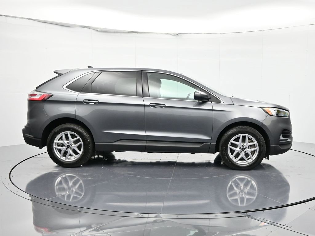 Used 2024 Ford Edge SEL image 5
