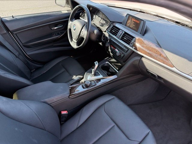 Used 2015 BMW 320i xDrive Sedan AWD/4WD image 15